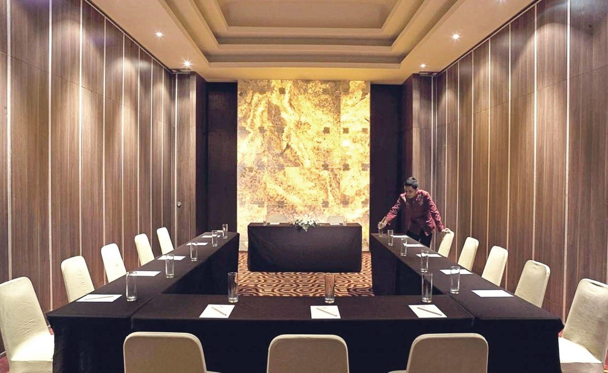 Hotel Santika Bandung Dış mekan fotoğraf